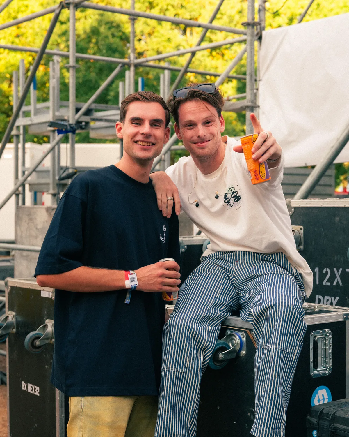 Collectiv Combo backstage tussen de flightcases