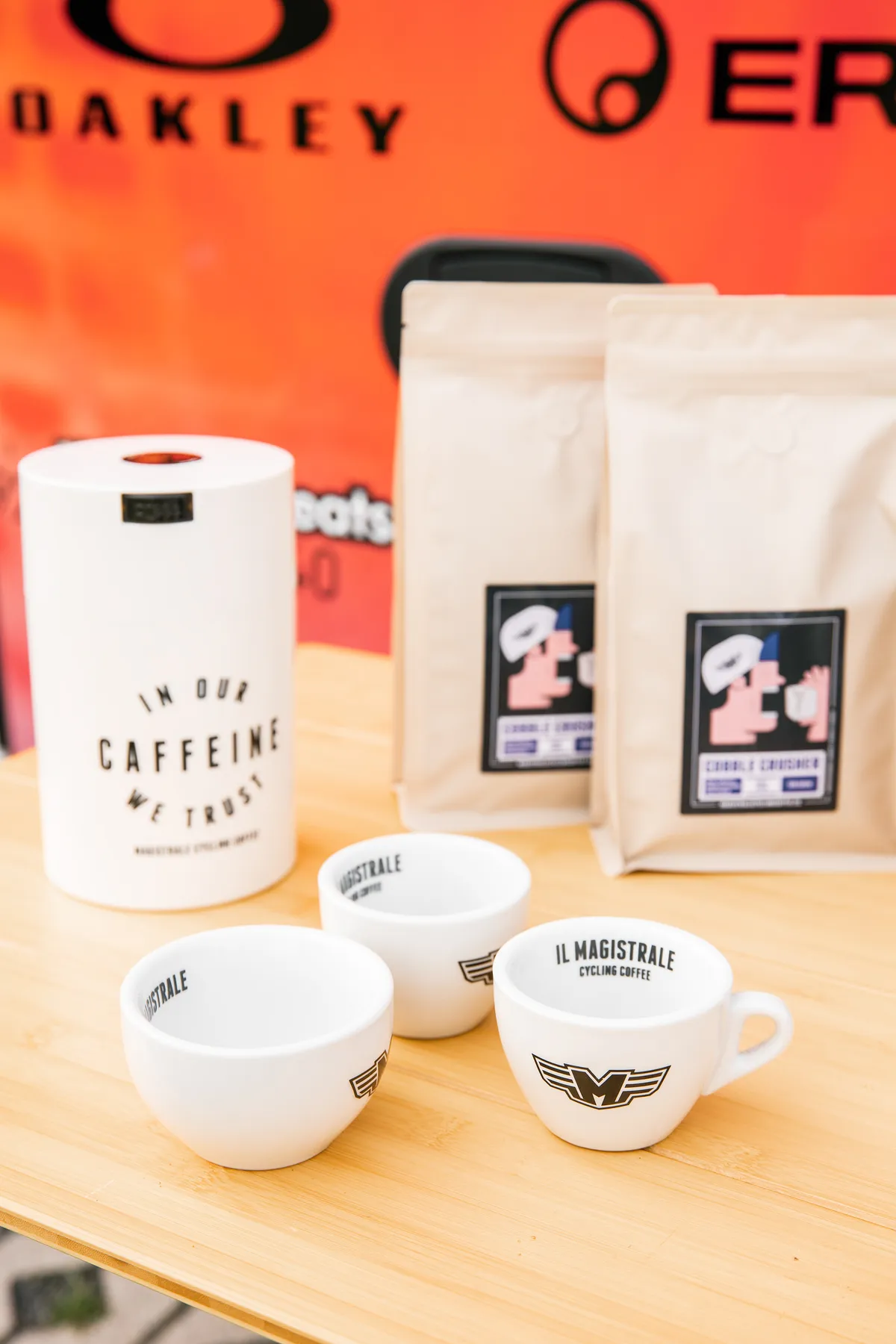 Il Magistrale espressokopjes en koffiebonen, productbeeld