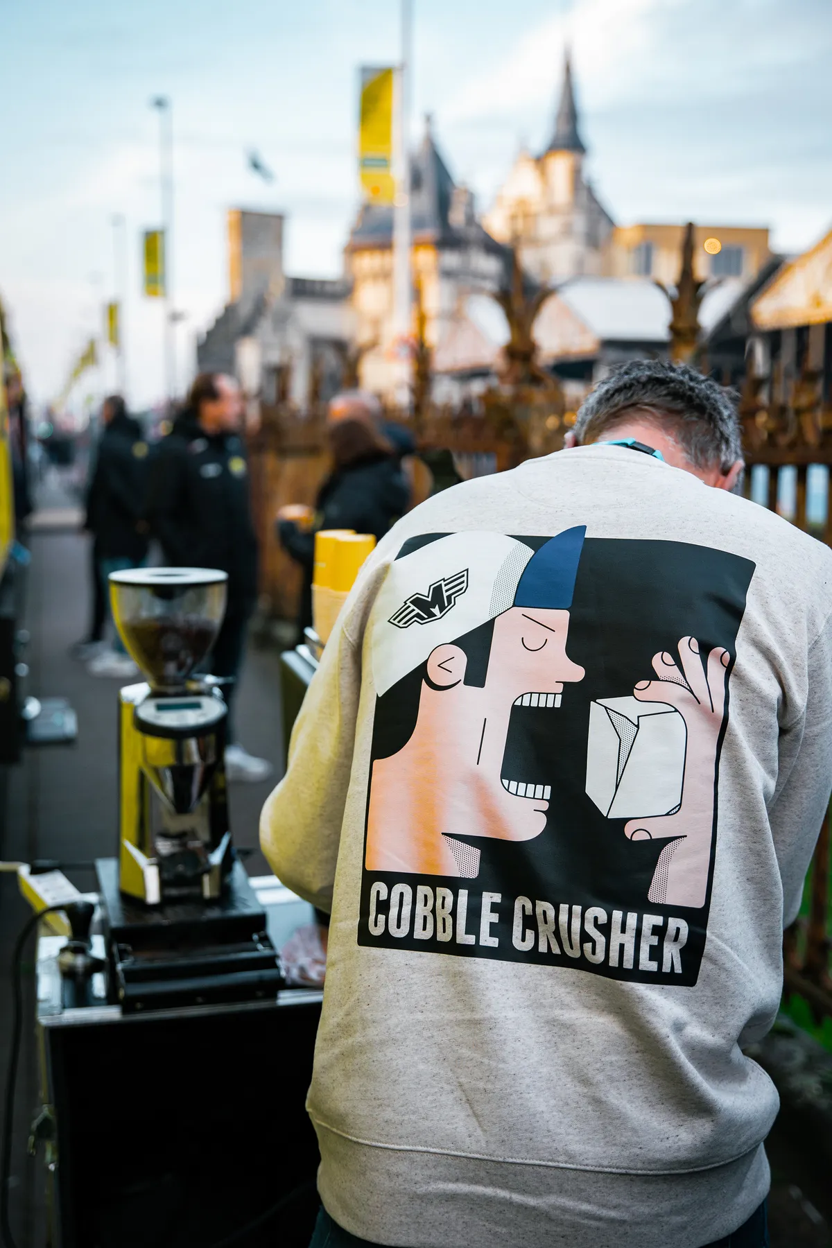 Renner met Il Magistrale 'Cobble Crusher'-trui van achteren